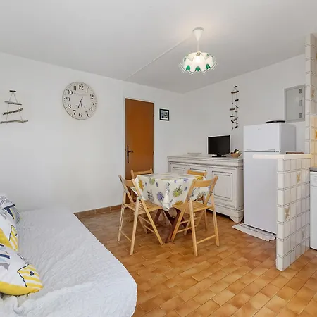 Apartment Family-friendly Apt With Pool