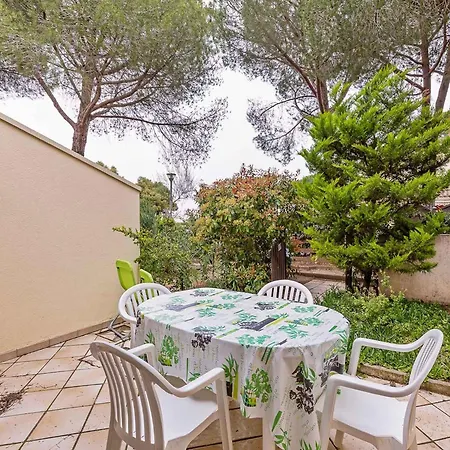 Family-friendly Apt With Pool Apartmán *